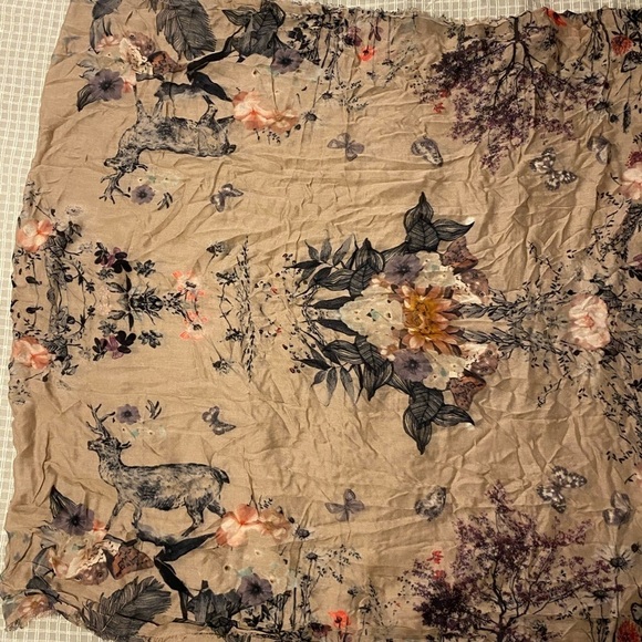 Front Row Society Floral Deer Scarf 60” x 80” (FW) - Picture 2 of 13
